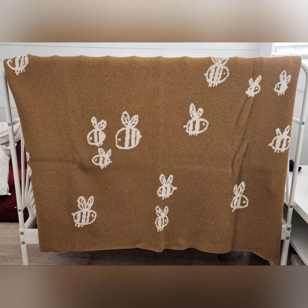 Fin & Vince Bee Blanket